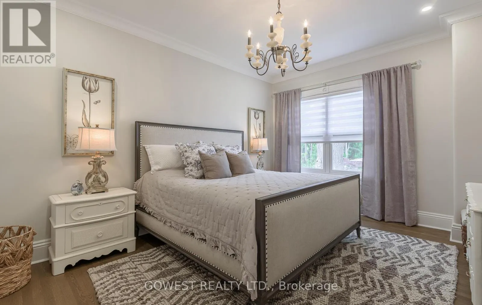 376 CHARTWELL ROAD