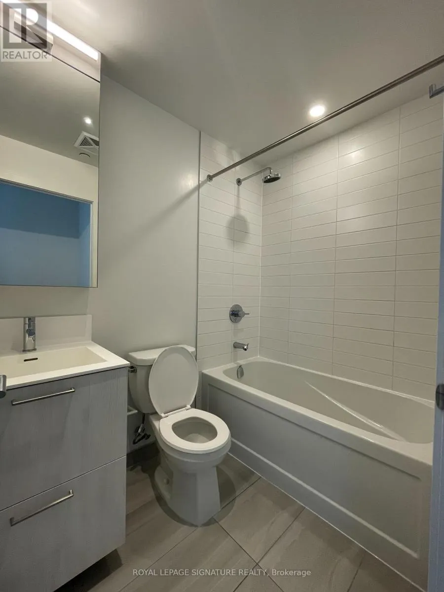901 - 40 LAGERFELD DRIVE