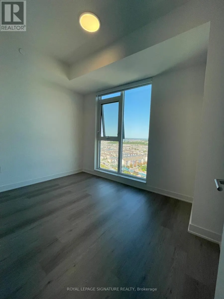 901 - 40 LAGERFELD DRIVE