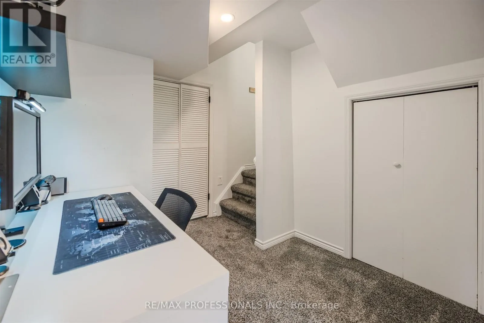 1063 RAINTREE LANE