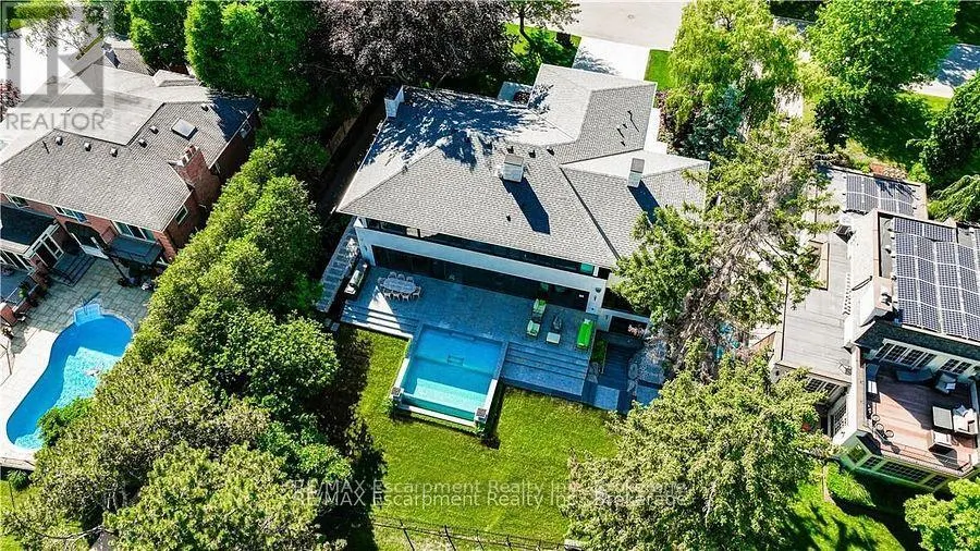 2250 CHANCERY LANE W