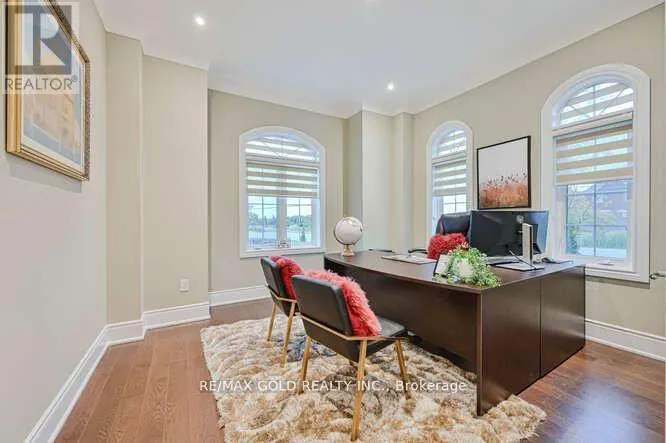 26 ADONIS CLOSE