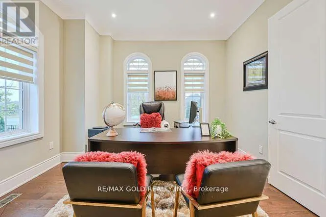 26 ADONIS CLOSE