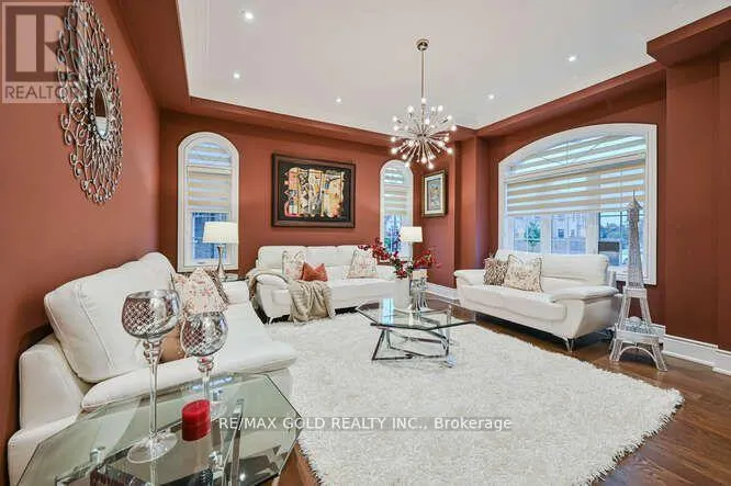 26 ADONIS CLOSE