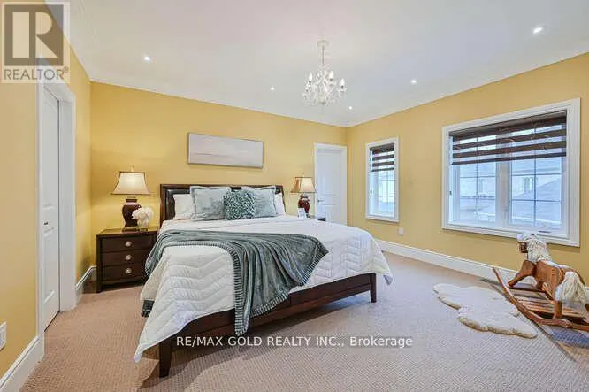 26 ADONIS CLOSE