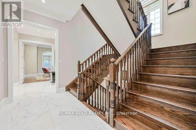 26 ADONIS CLOSE