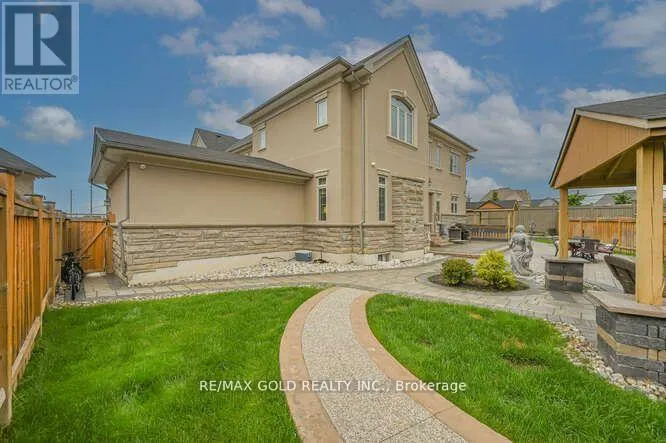 26 ADONIS CLOSE