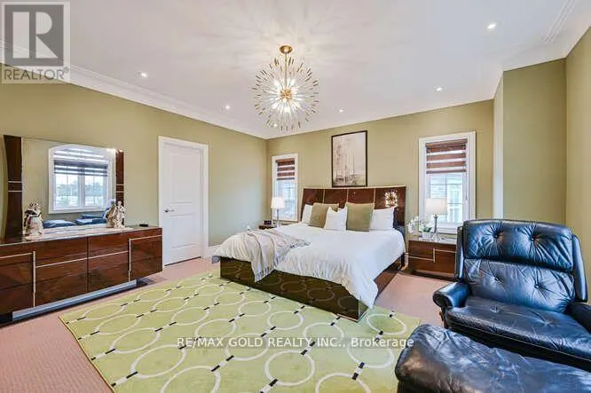 26 ADONIS CLOSE