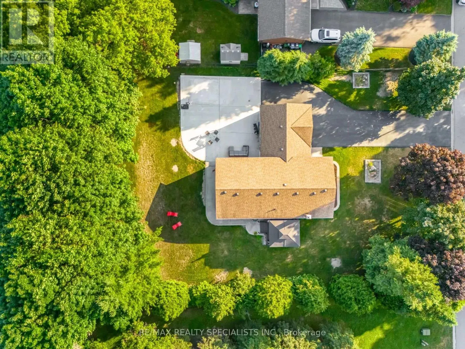 15 VALEWOOD DRIVE