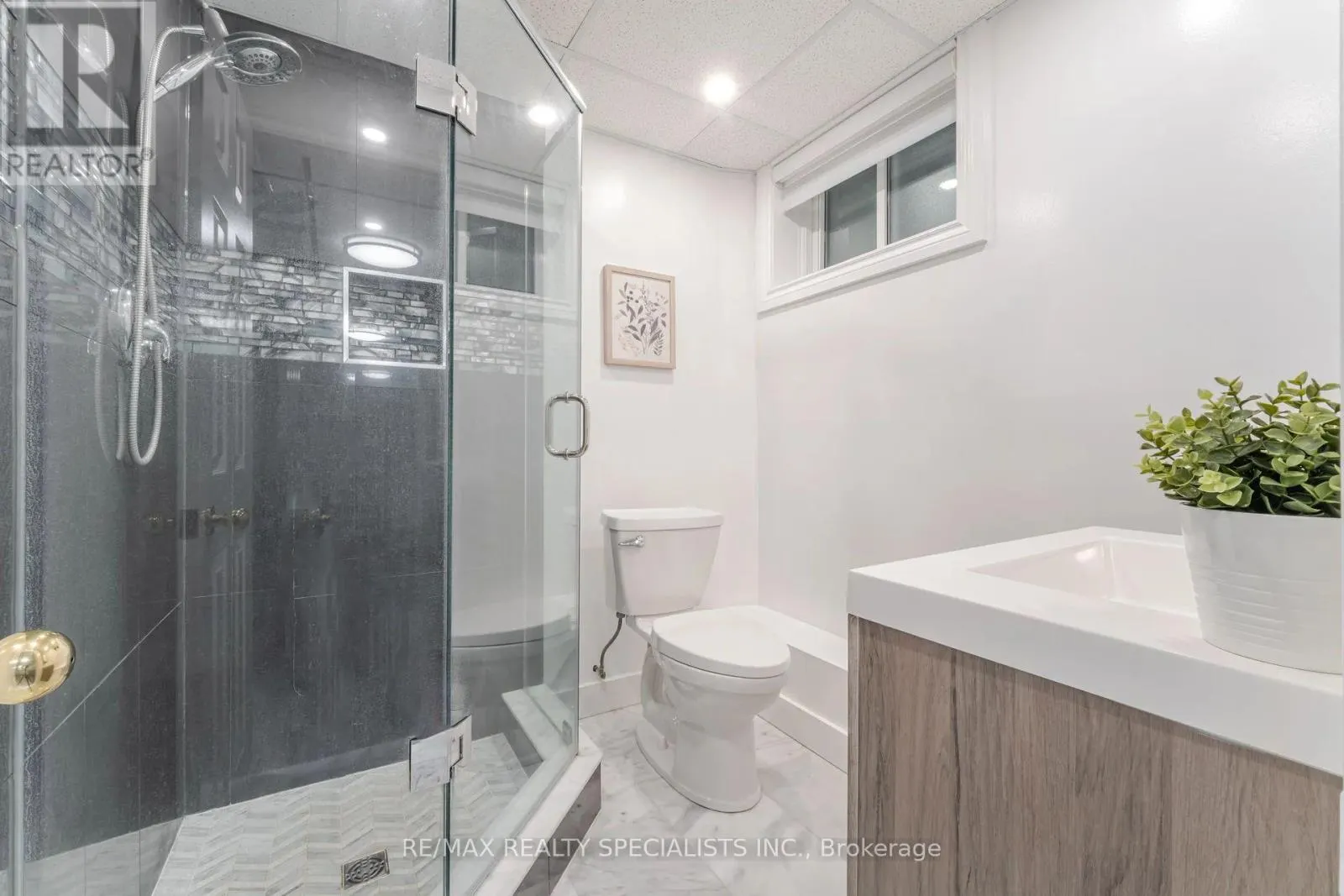 15 VALEWOOD DRIVE