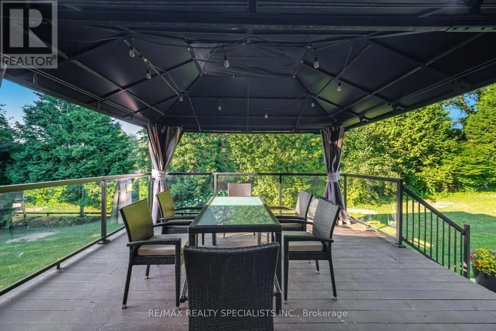 15 VALEWOOD DRIVE