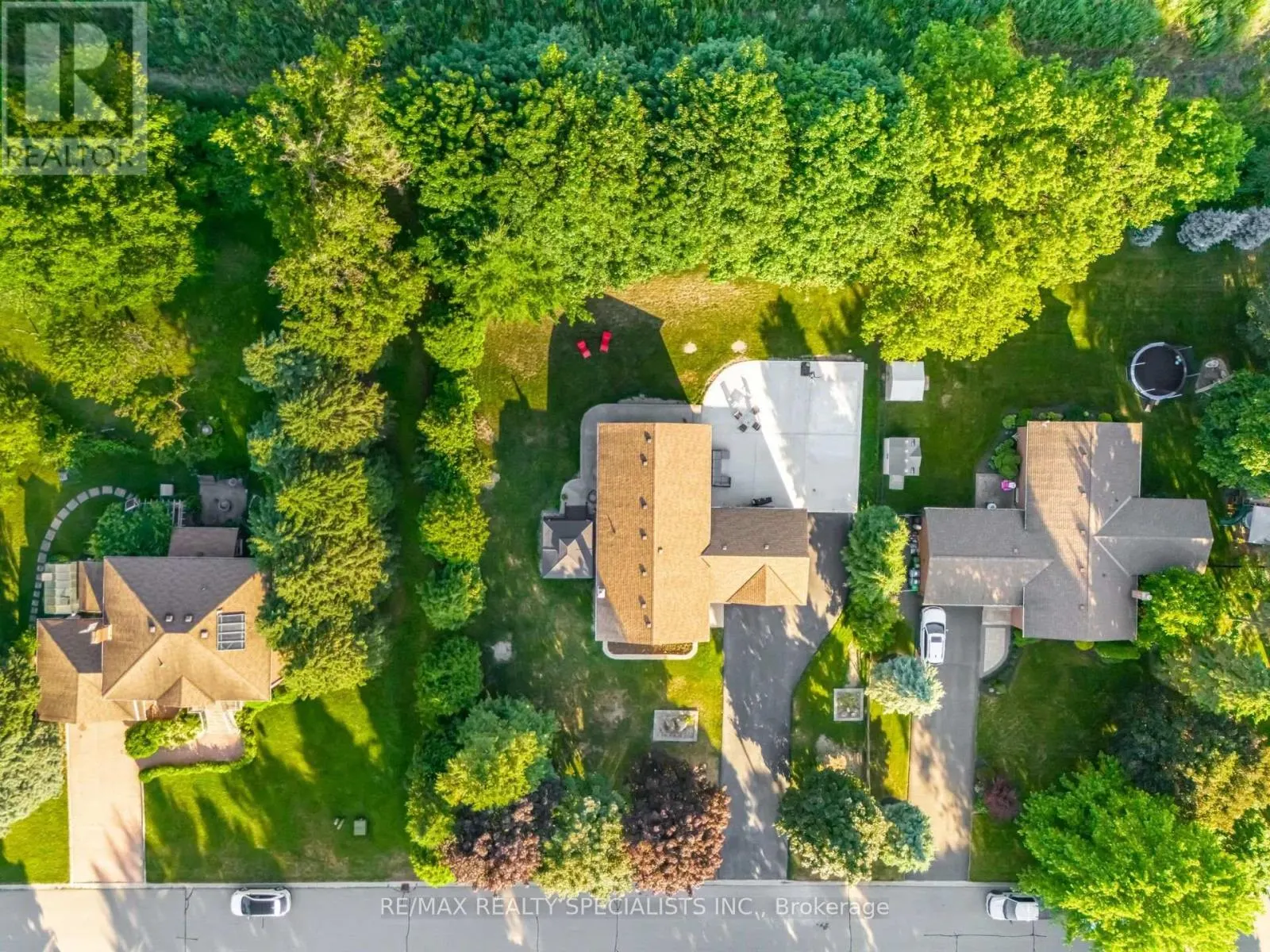 15 VALEWOOD DRIVE