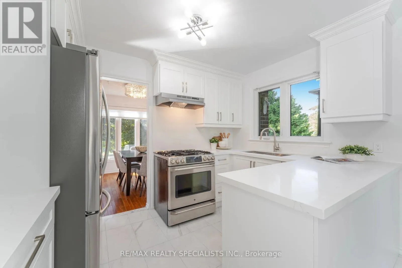 15 VALEWOOD DRIVE