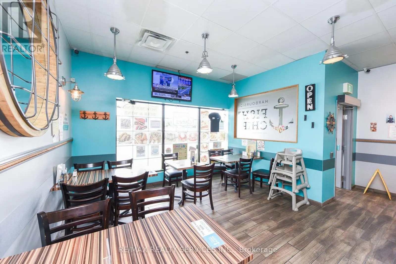 180 SANDALWOOD PARKWAY E