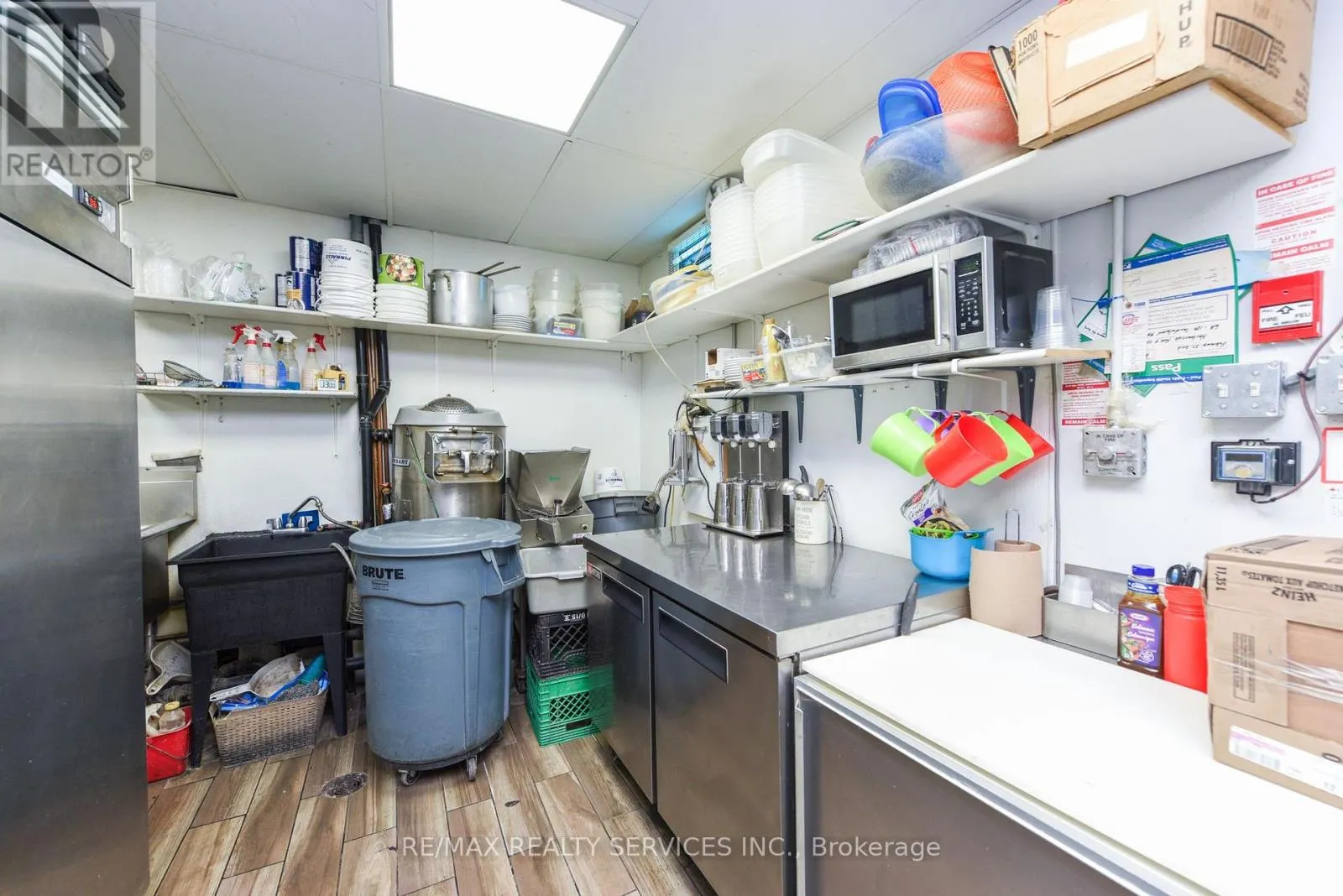 180 SANDALWOOD PARKWAY E