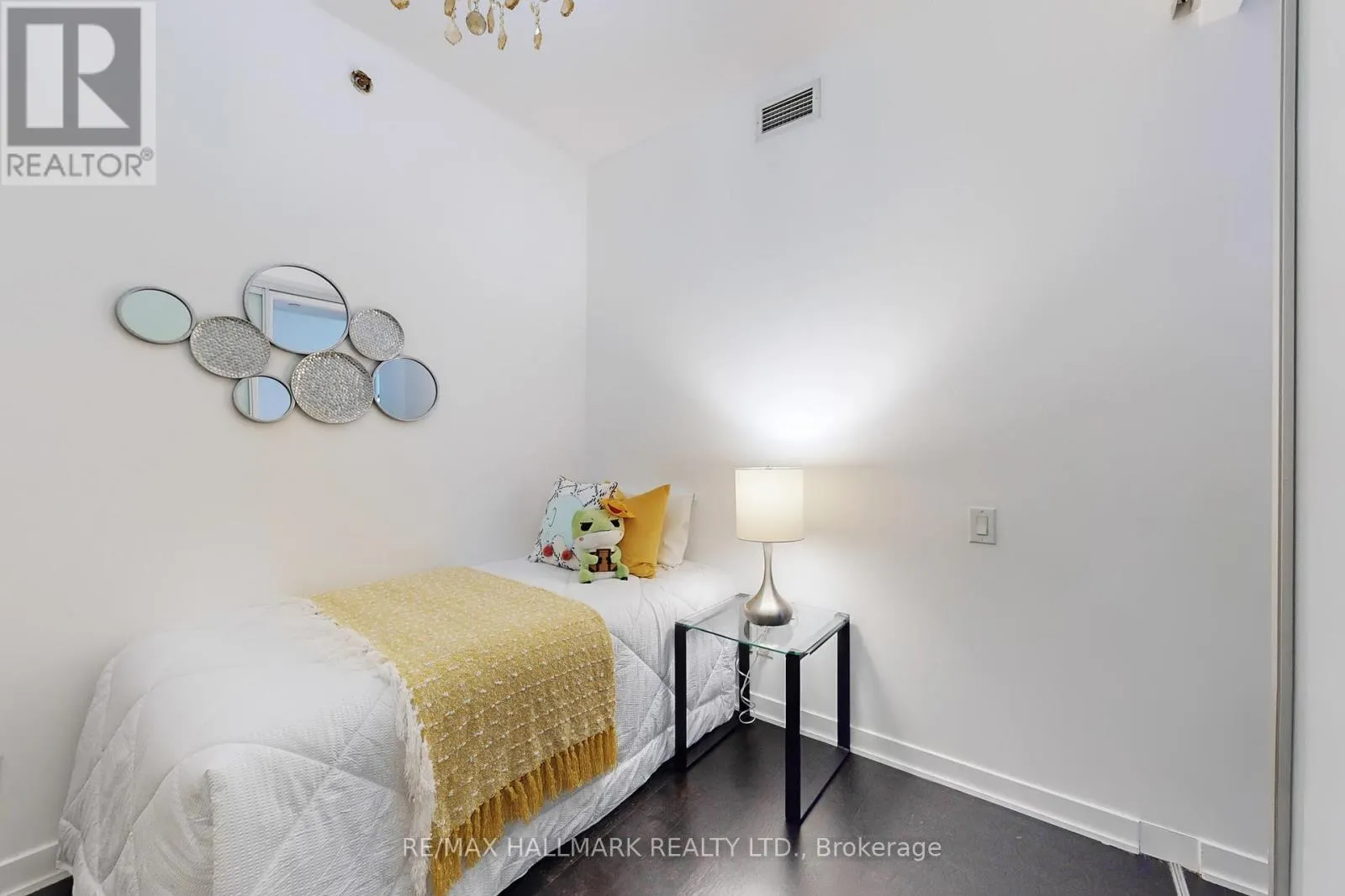 608 - 90 PARK LAWN ROAD