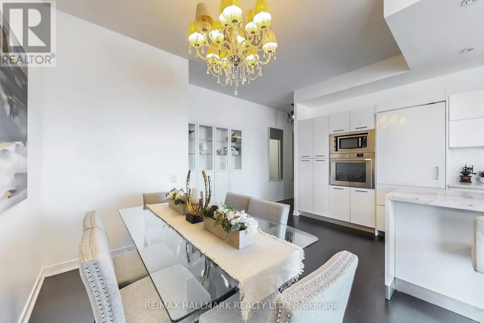 608 - 90 PARK LAWN ROAD