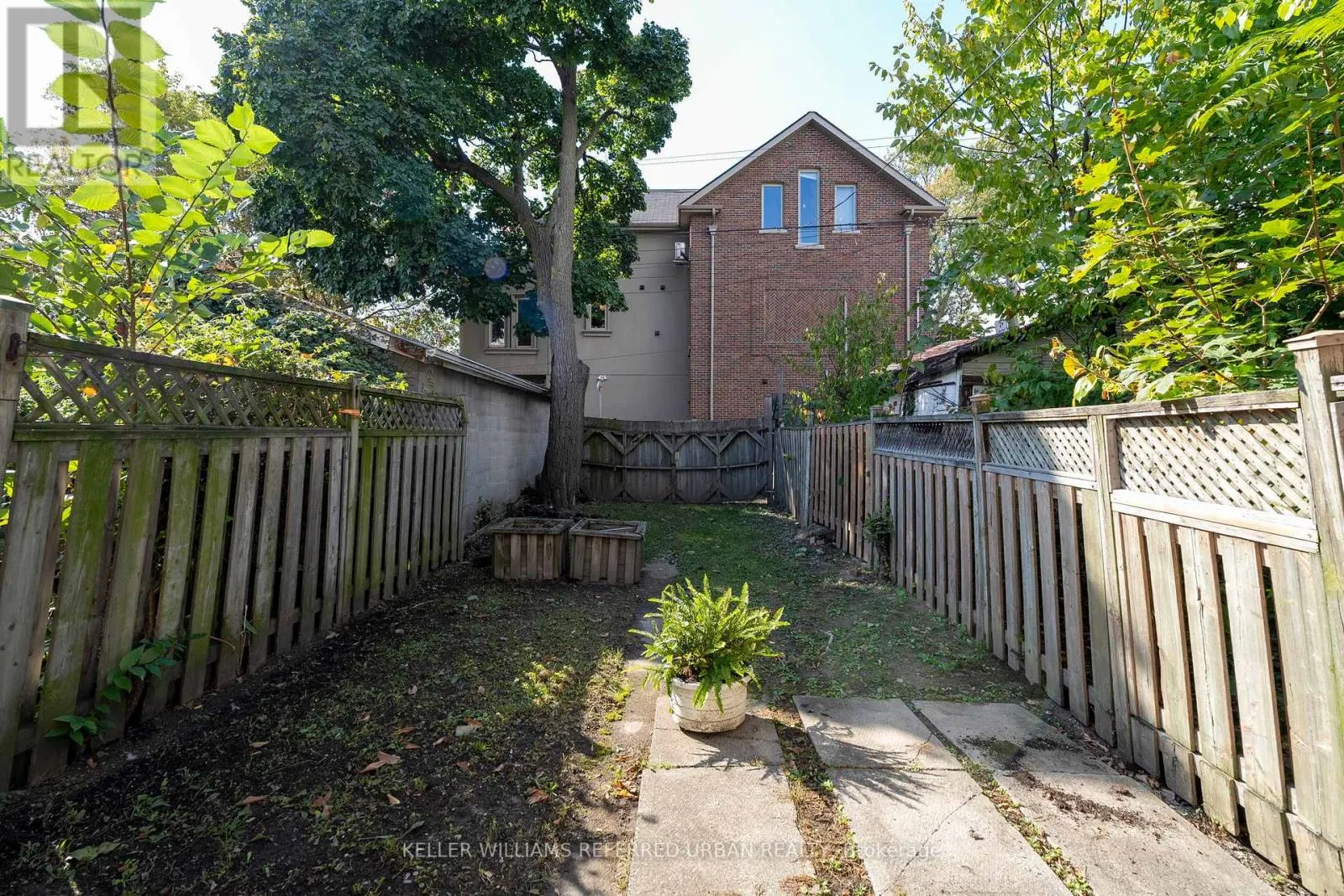1182 DUFFERIN STREET
