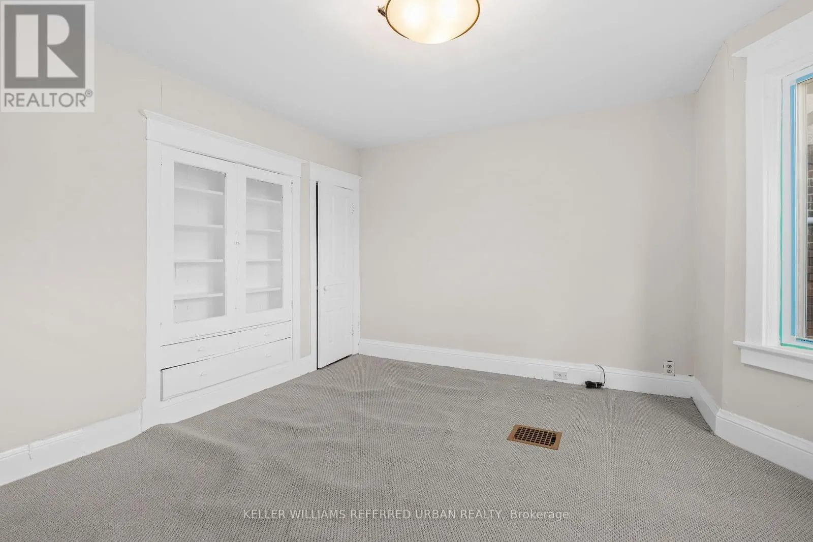 1182 DUFFERIN STREET