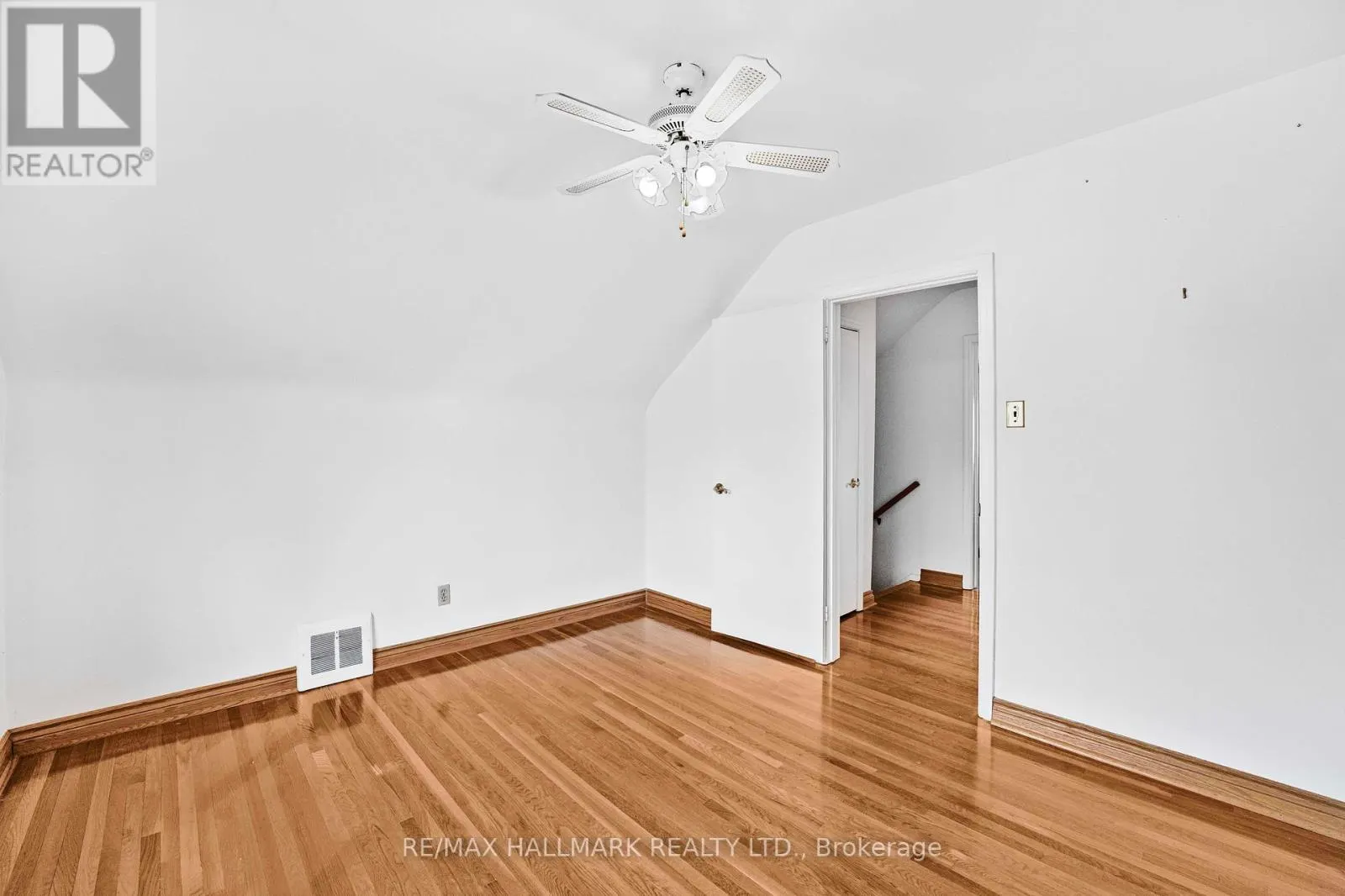 17 TOFIELD CRESCENT