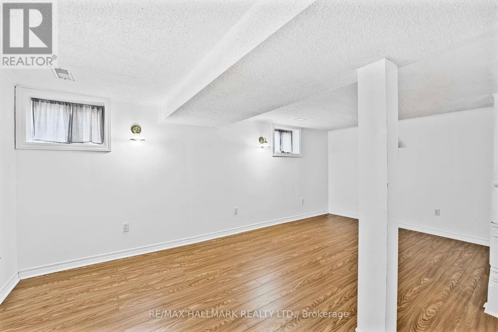 17 TOFIELD CRESCENT