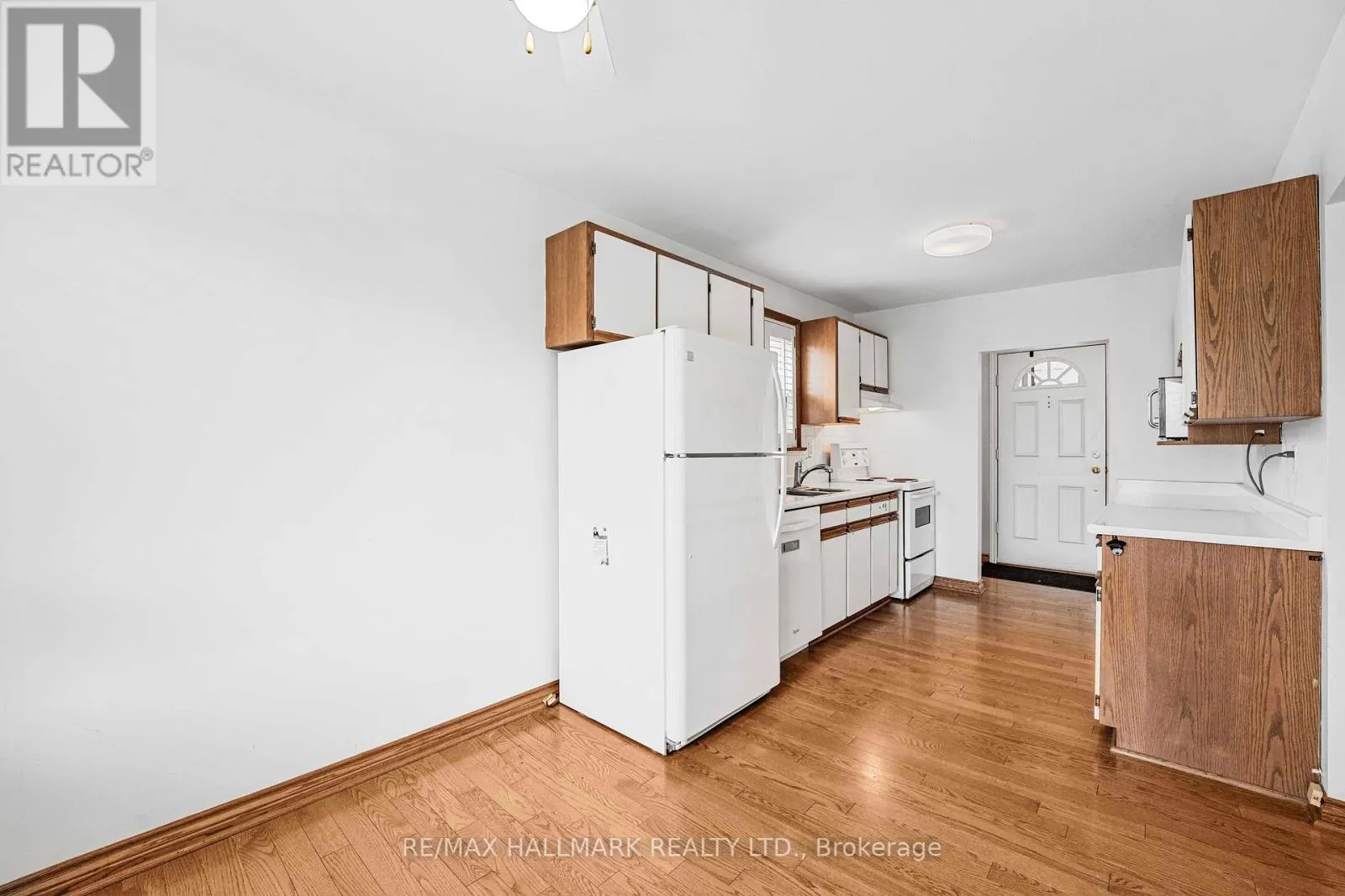 17 TOFIELD CRESCENT