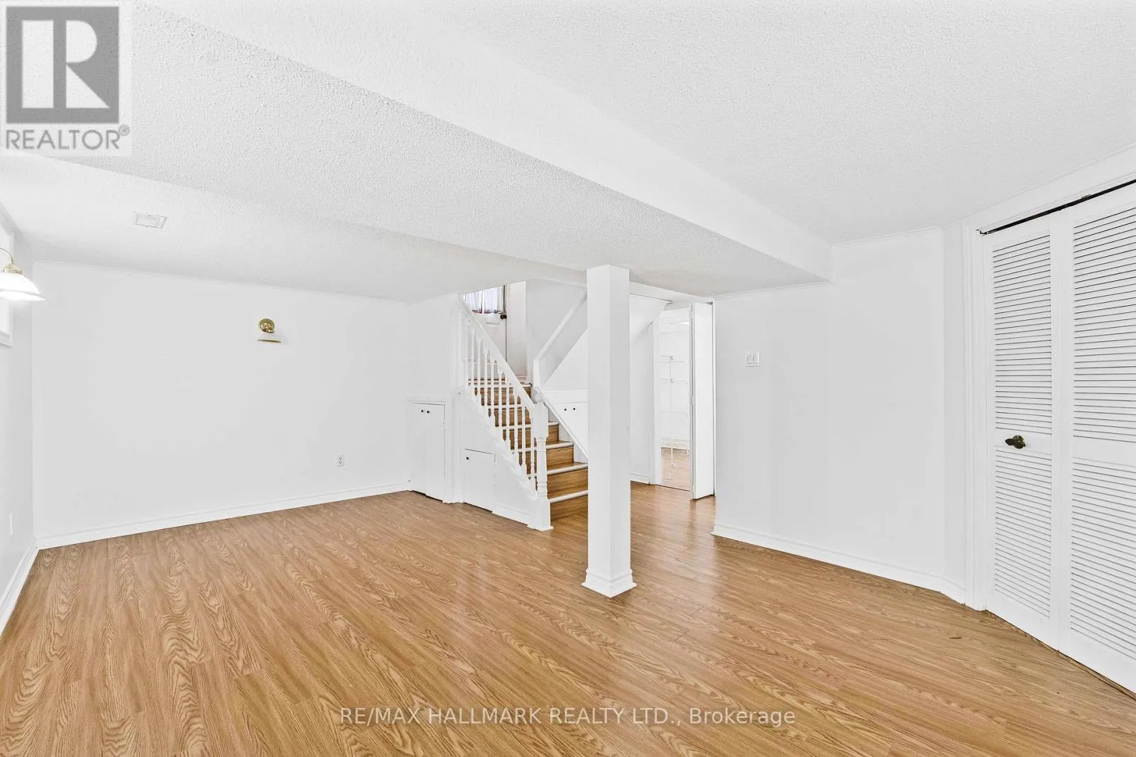 17 TOFIELD CRESCENT