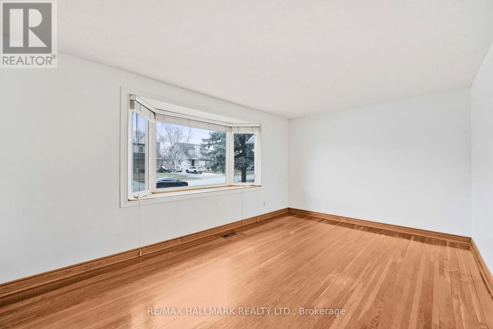 17 TOFIELD CRESCENT