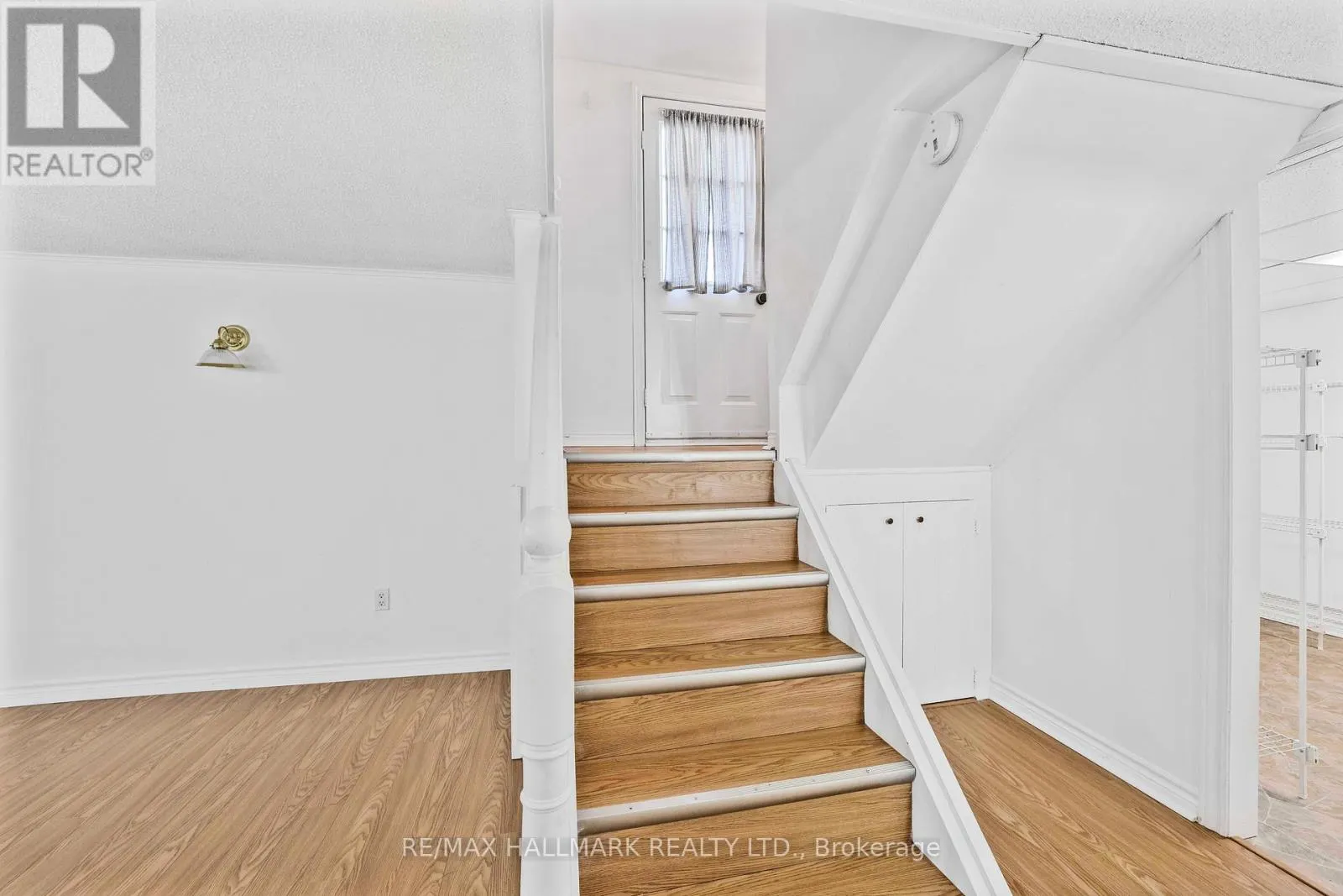 17 TOFIELD CRESCENT