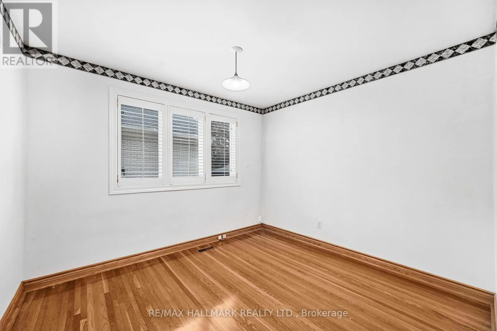 17 TOFIELD CRESCENT