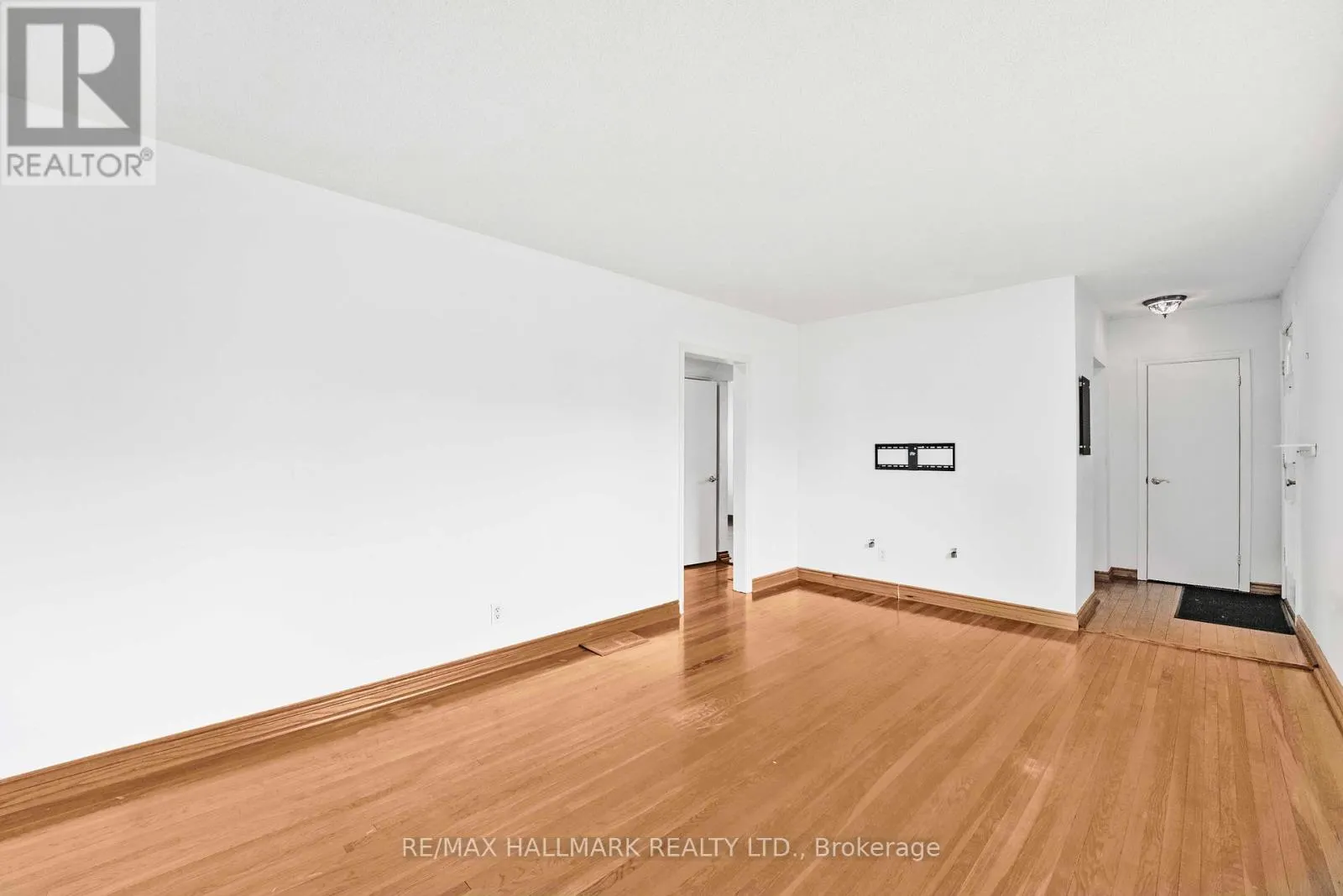 17 TOFIELD CRESCENT