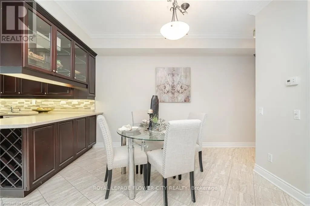 PH5 - 1 BELVEDERE COURT E