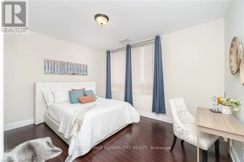 PH5 - 1 BELVEDERE COURT E