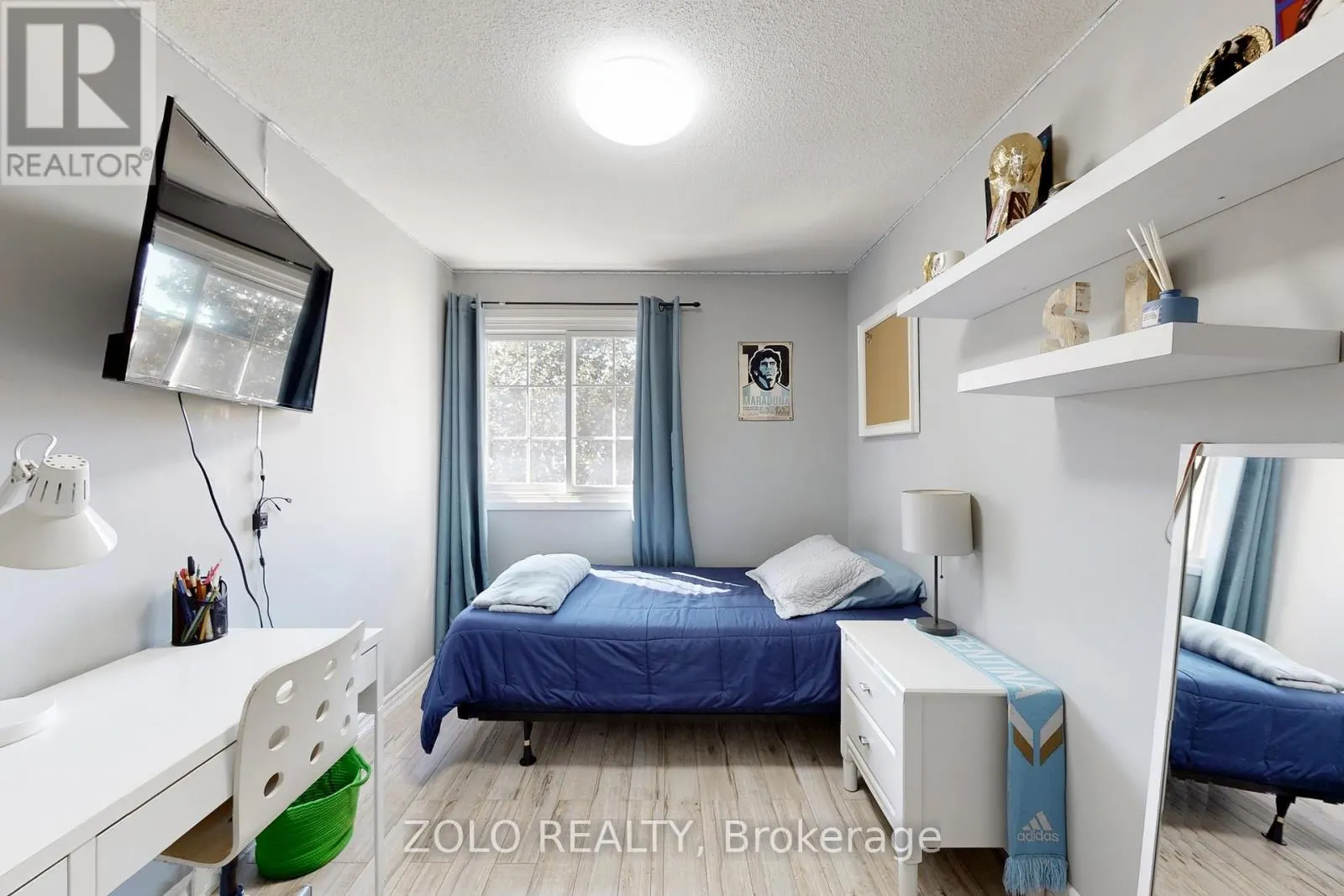 30 GREENBUSH COURT
