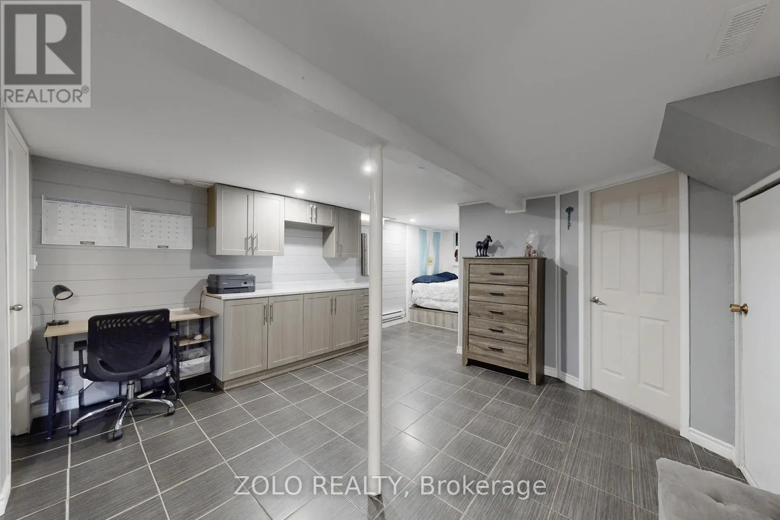 30 GREENBUSH COURT