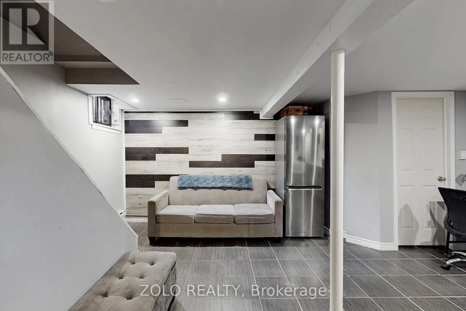 30 GREENBUSH COURT