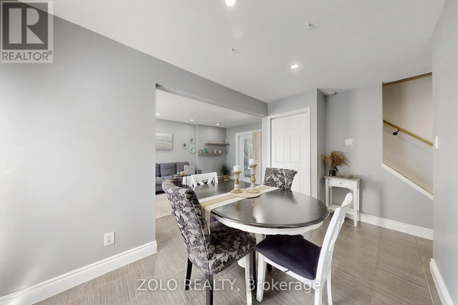 30 GREENBUSH COURT