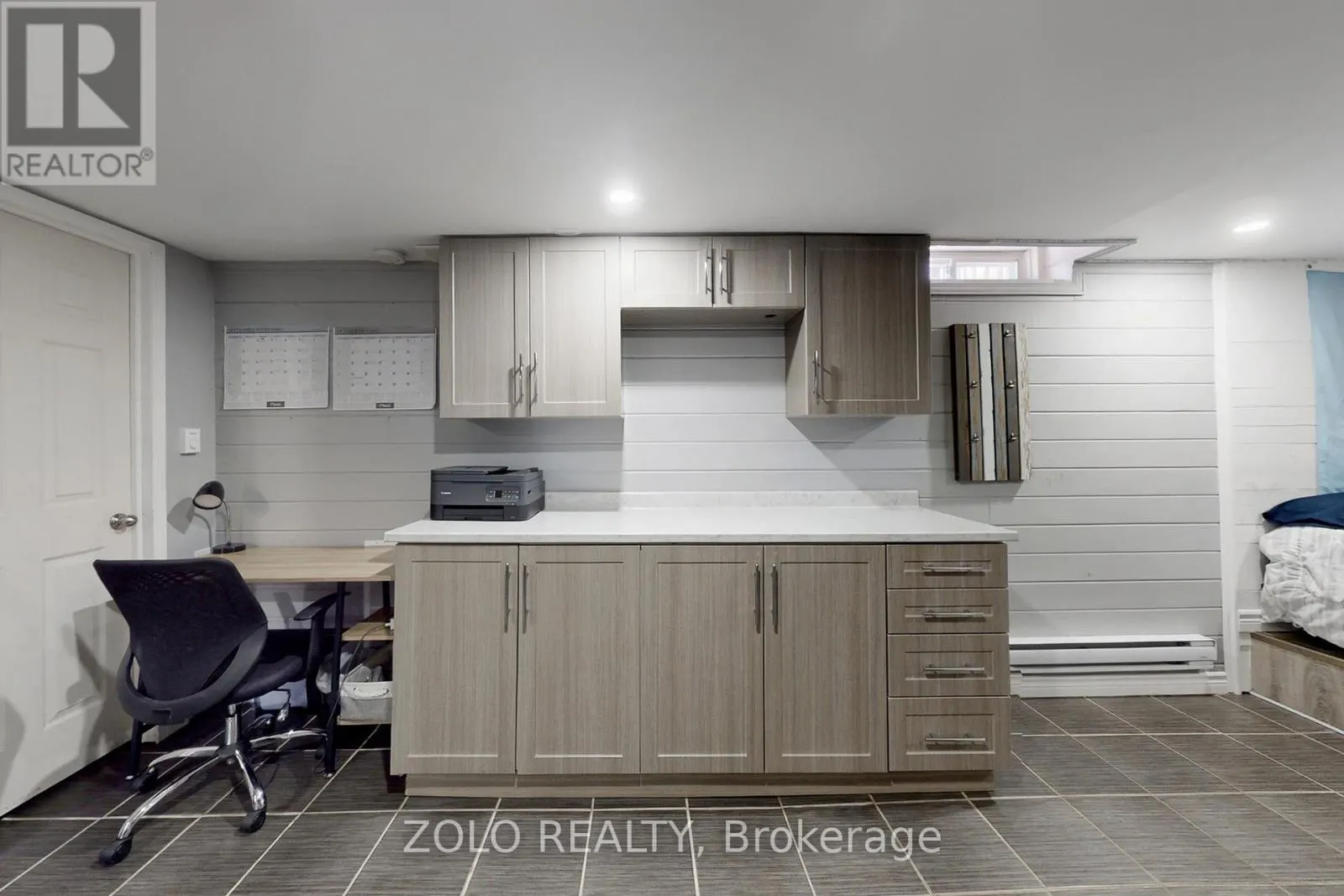 30 GREENBUSH COURT