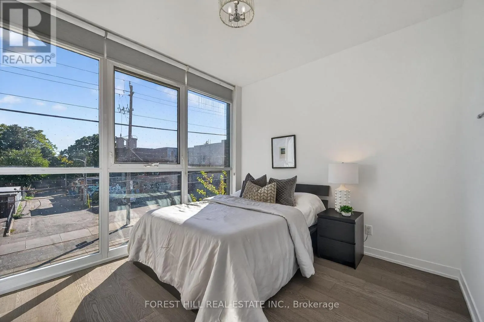 156 - 38 HOWARD PARK AVENUE