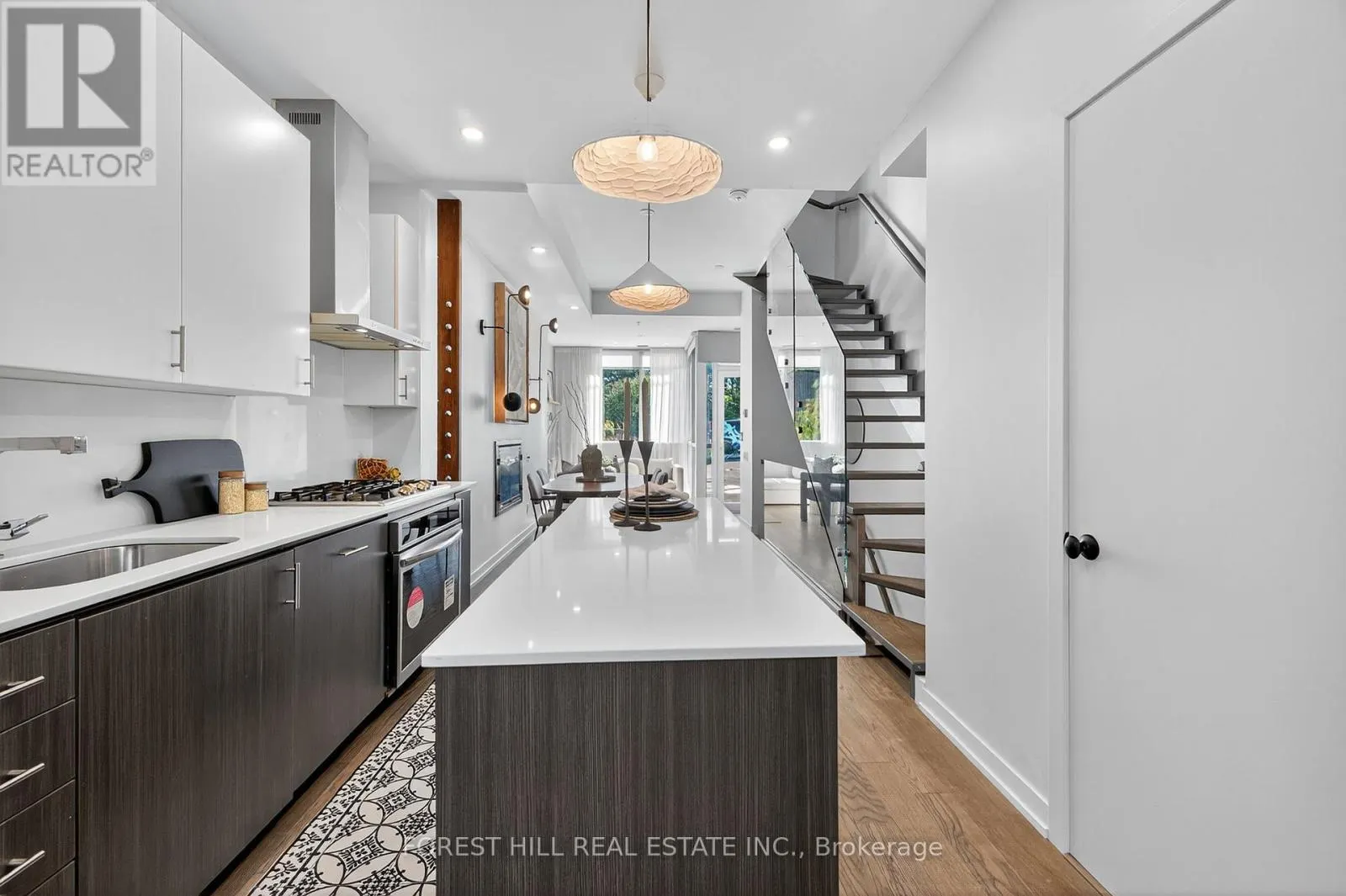156 - 38 HOWARD PARK AVENUE