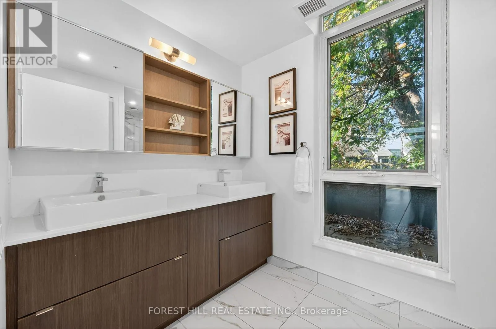 156 - 38 HOWARD PARK AVENUE