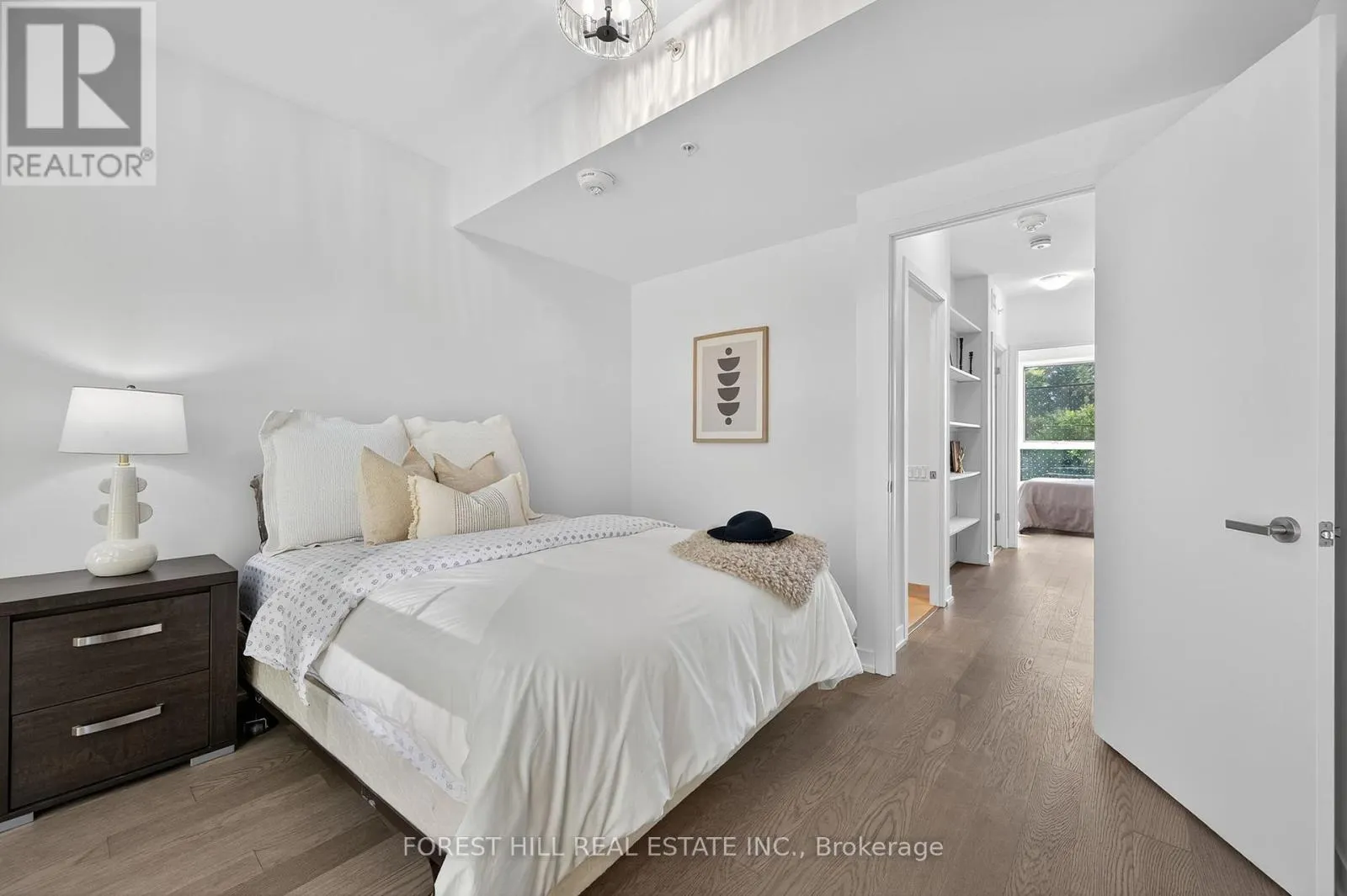 156 - 38 HOWARD PARK AVENUE