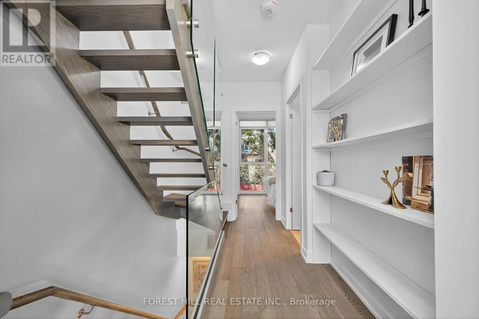 156 - 38 HOWARD PARK AVENUE