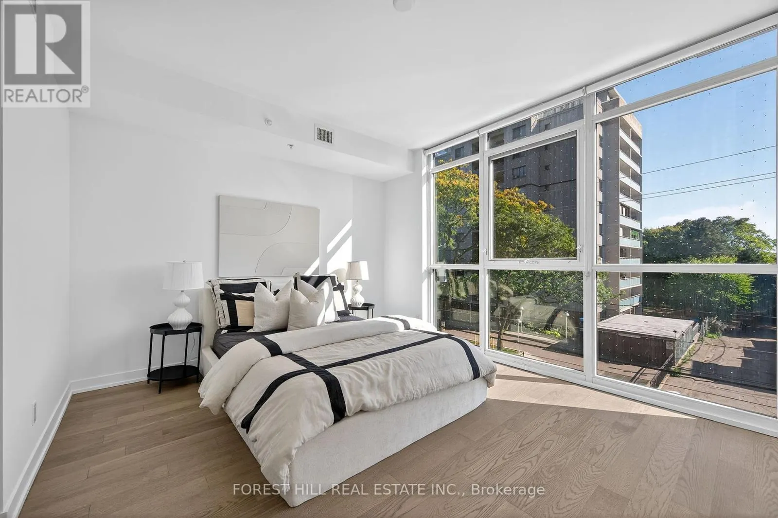 156 - 38 HOWARD PARK AVENUE
