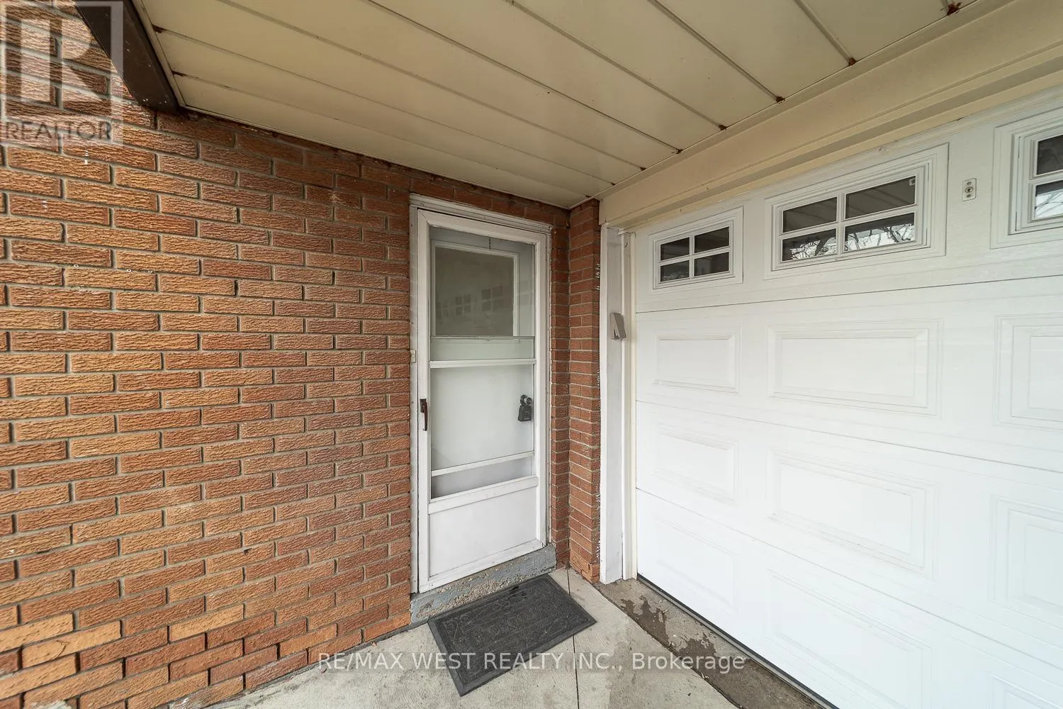 LOWER - 2534 PALISANDER AVENUE