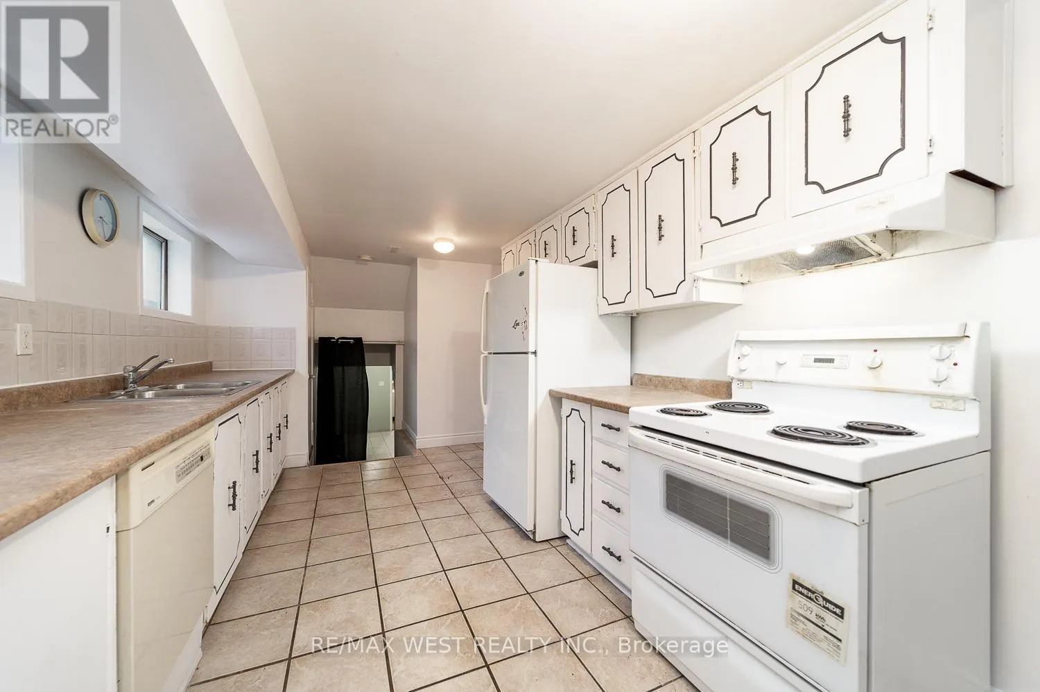 LOWER - 2534 PALISANDER AVENUE