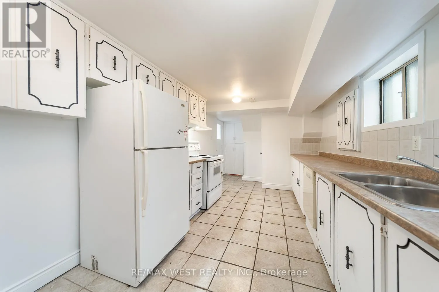 LOWER - 2534 PALISANDER AVENUE