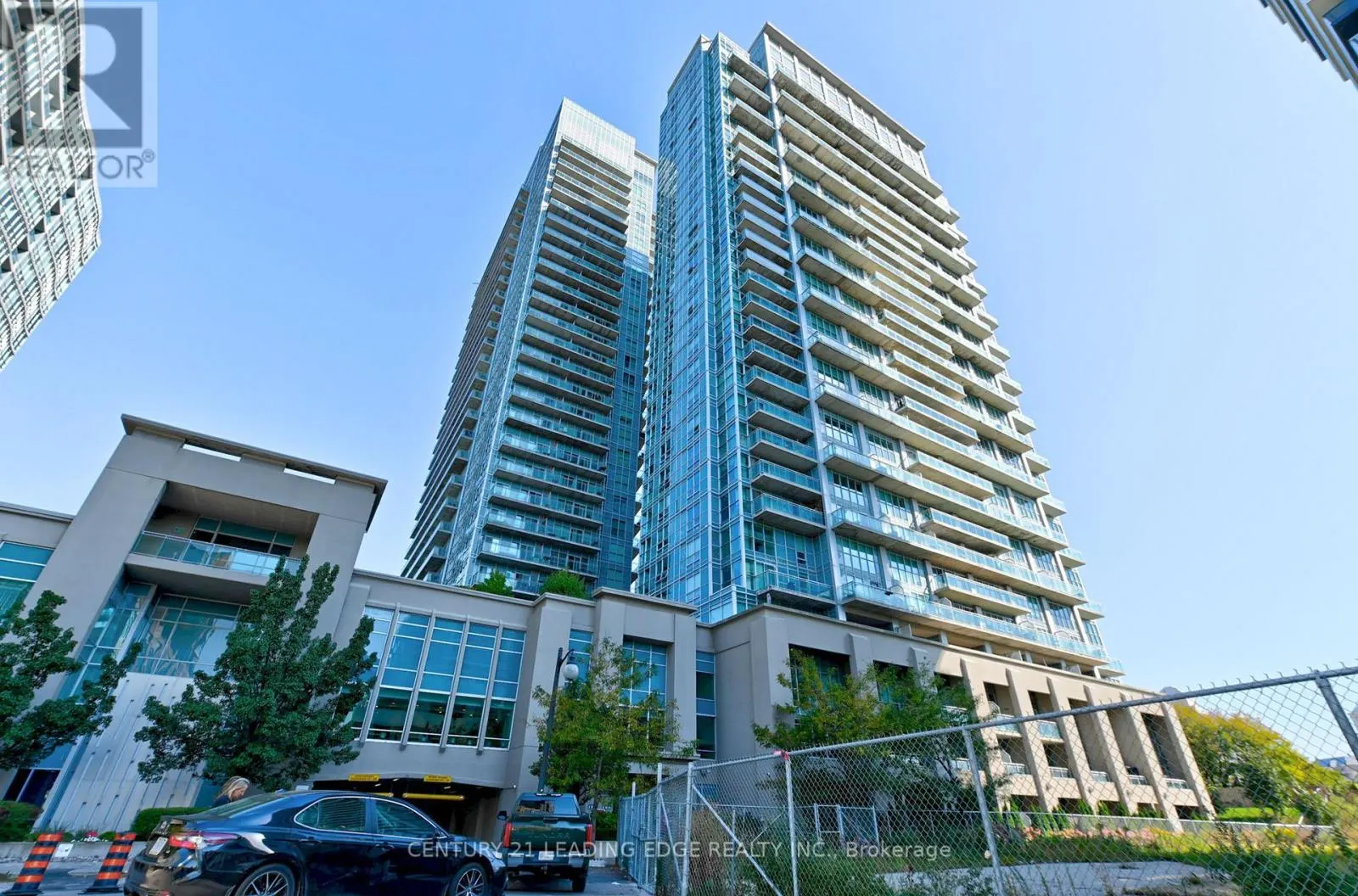 2704 - 155 LEGION ROAD N