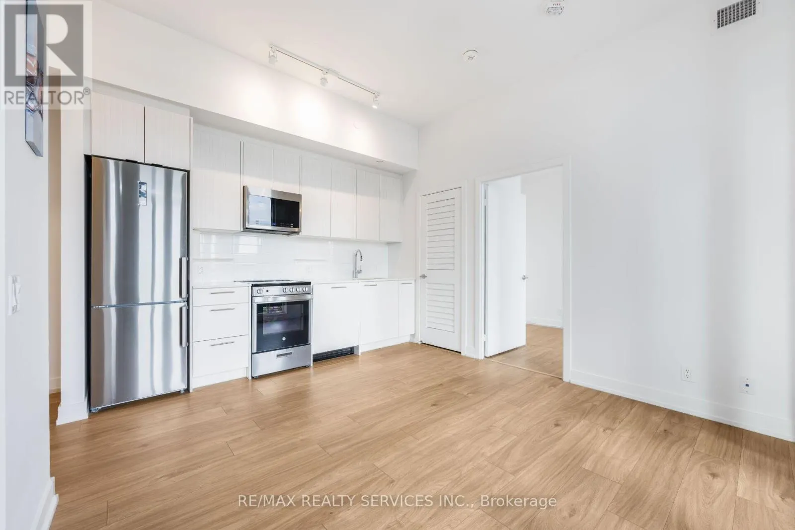 304 - 225 VETERANS DRIVE