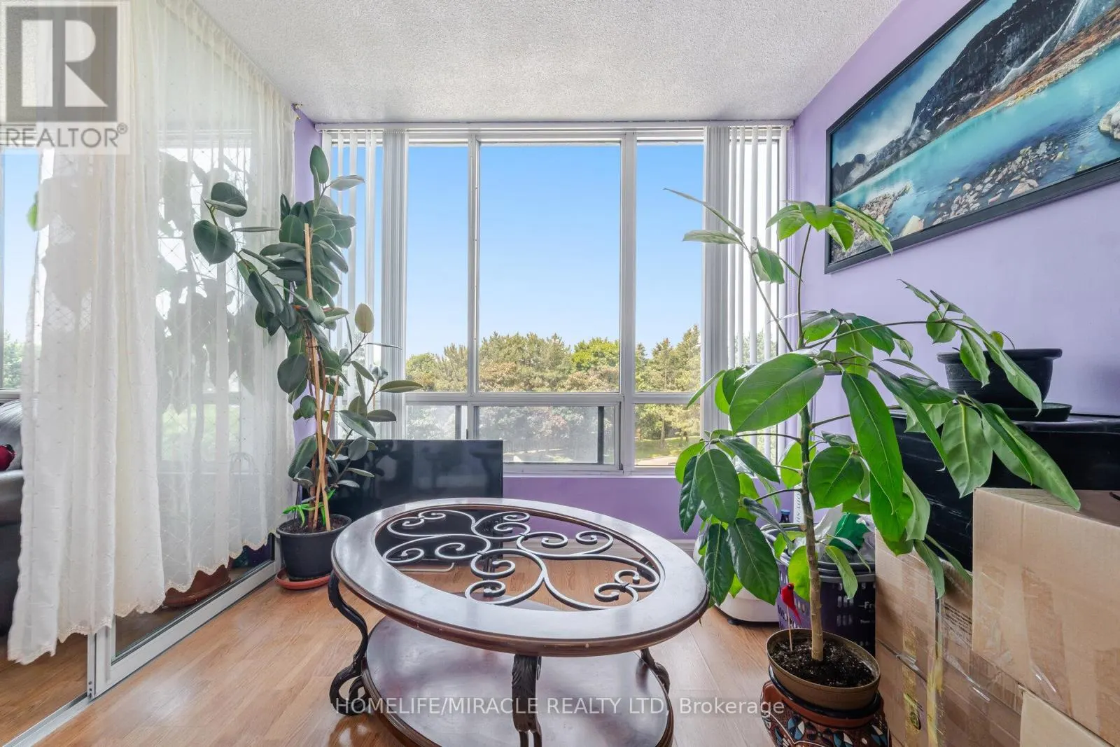 401 - 26 HANOVER ROAD